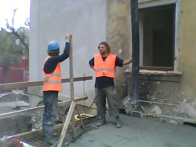 PRAHA STROP ZA BARAKEM BETON.--